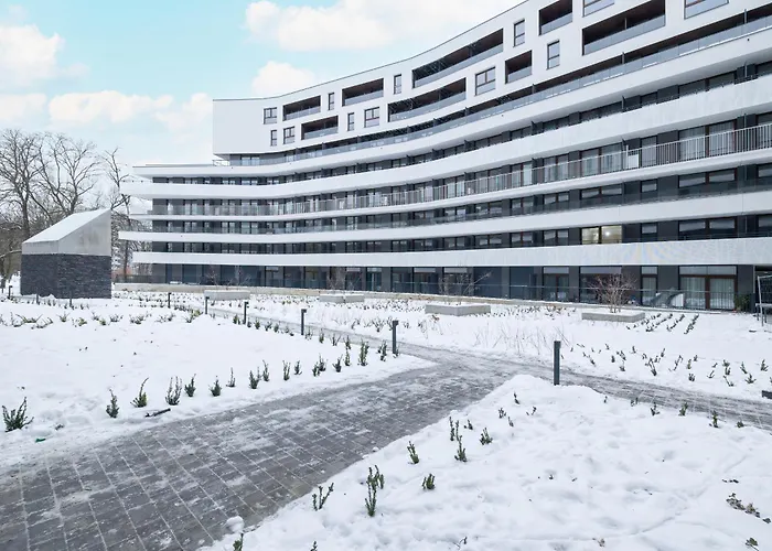 Luxury Near The City Center Of Cracow By Renters Prestige